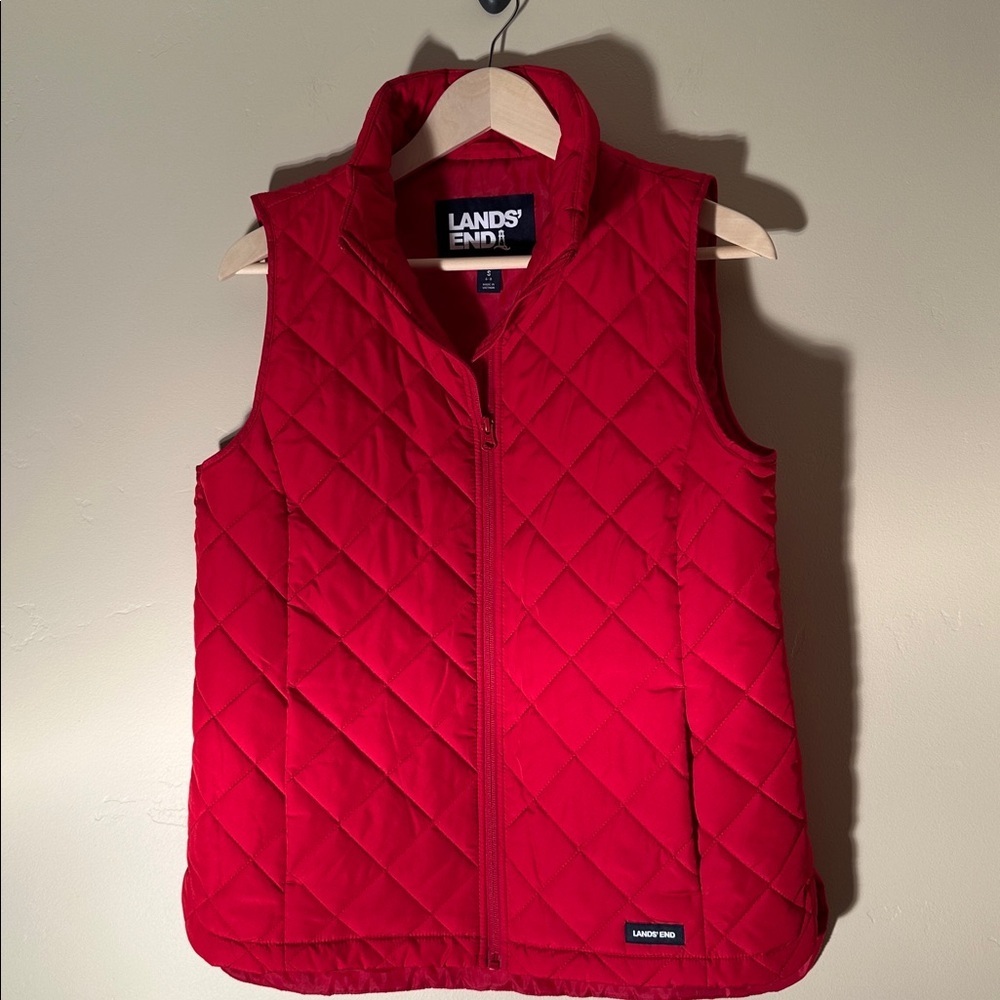 🍒Lands' End Women’s MEDIUM Lightweight Quilted Vest in Cherry Red - NWOT